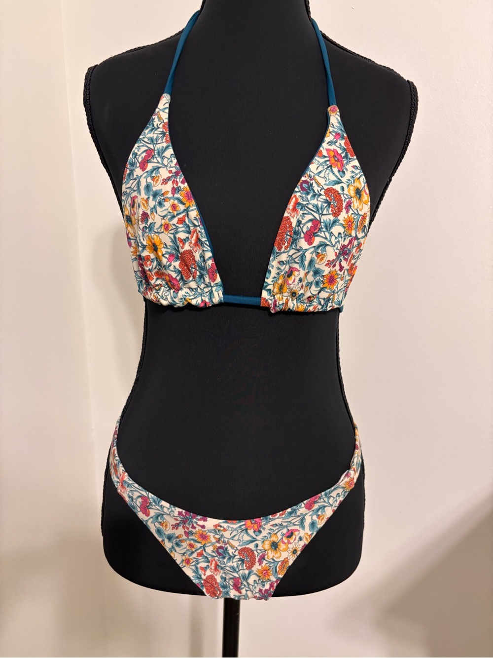 VYB Swim Floral Bikini Swimsuit cheeky Bottoms Top is XS and Bottom is S
